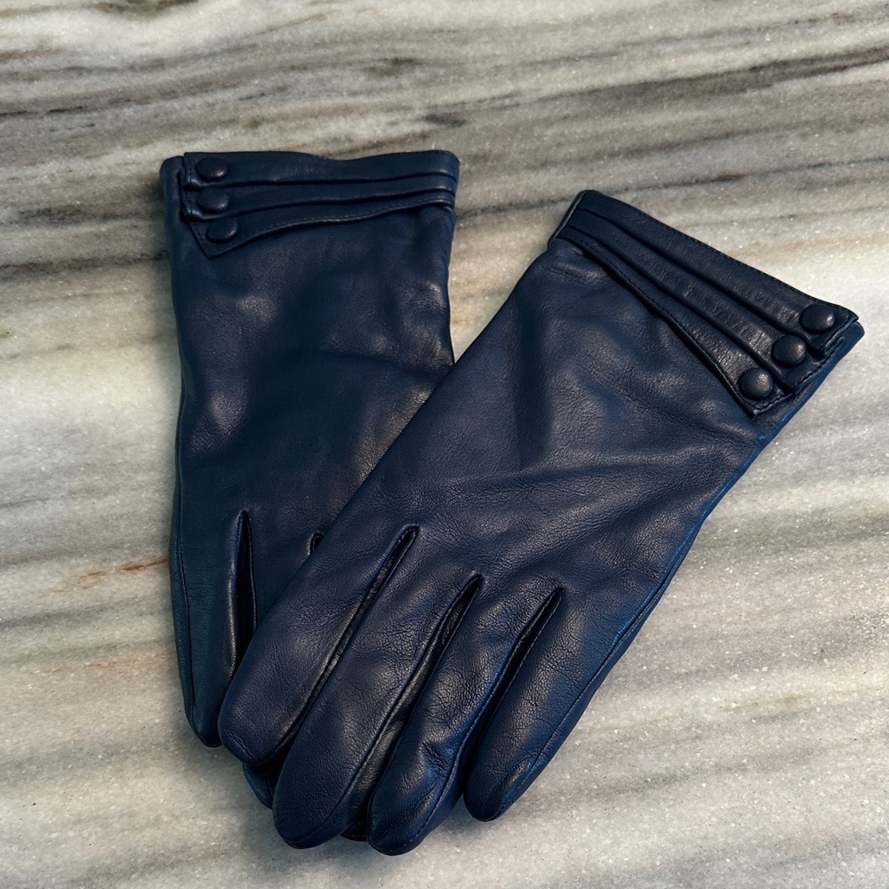 Women’s Lambskin and cashmere gloves-NWOT